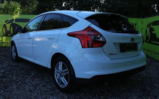 Ford Focus cena 33900 przebieg: 160000, rok produkcji 2014 z Nowa Dęba małe 379